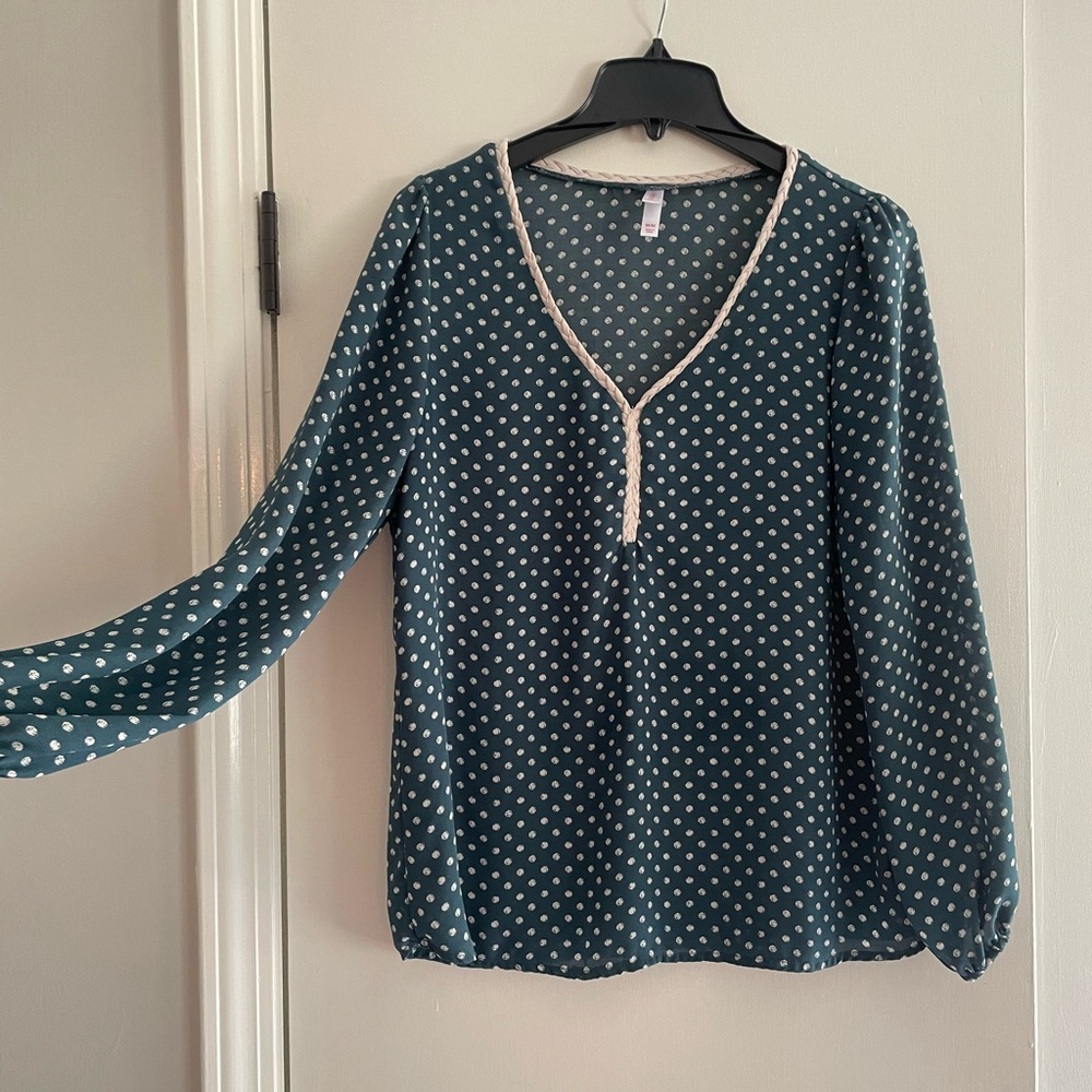Green polka dot long sleeve blouse